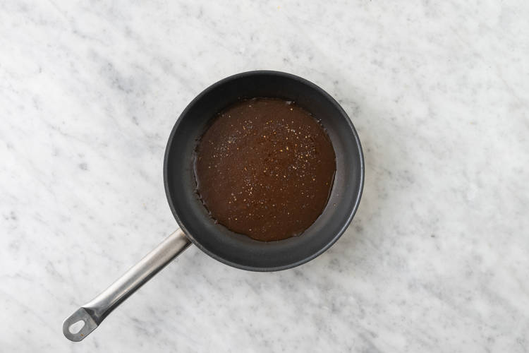 Make the pepper sauce