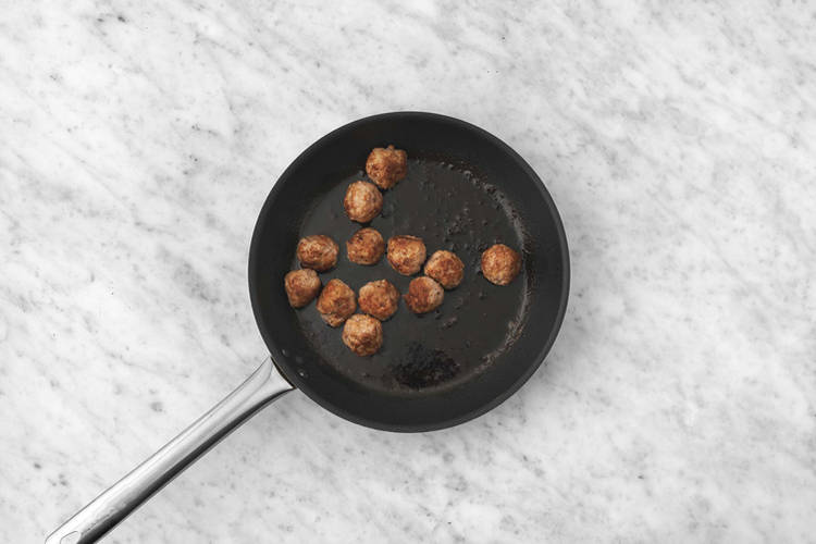 Cuocere le polpette