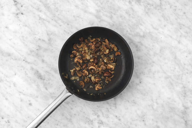  La poêle prend le relais