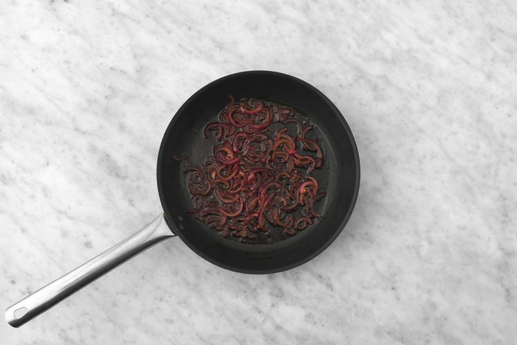 Caramellare la cipolla