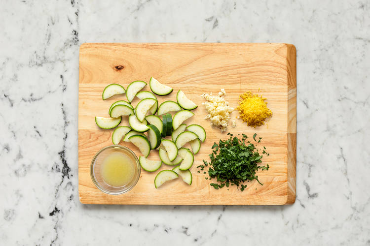 Préparer et mélanger le pesto