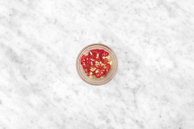 Make the garlic-chilli butter