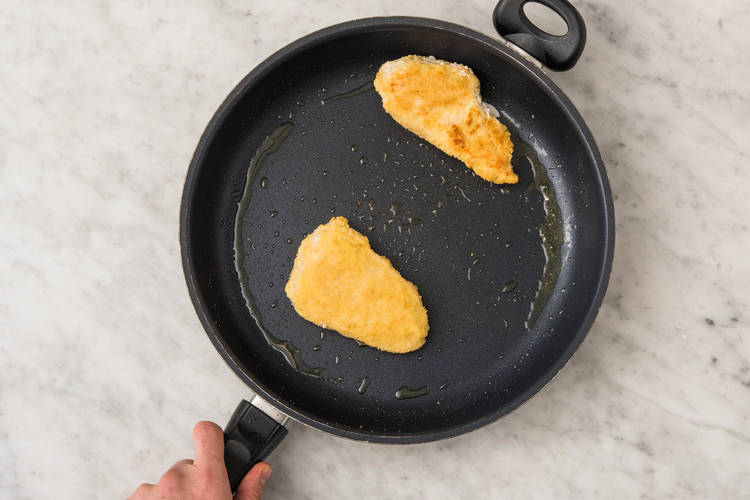 Schnitzel braten & Pasta kochen