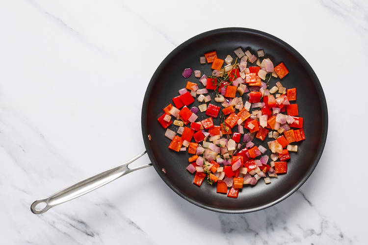Griller les amandes et cuire les légumes