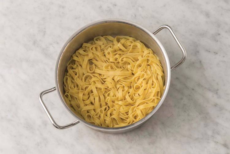 Cook the fettuccine