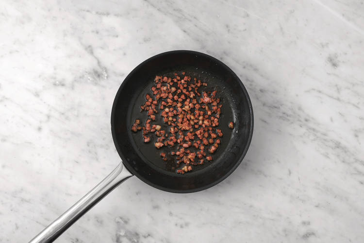 Cook the bacon & asparagus 