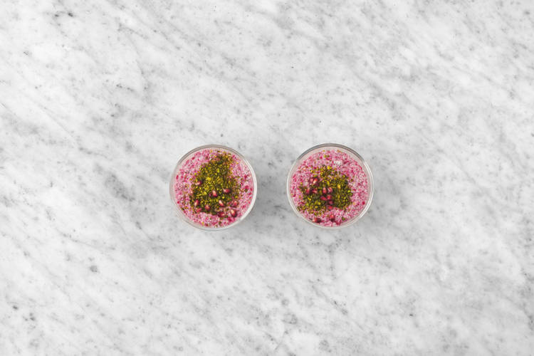 Server granateple-chiagrøt