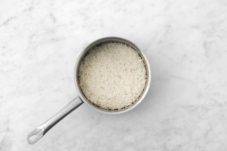 Cook the garlic rice