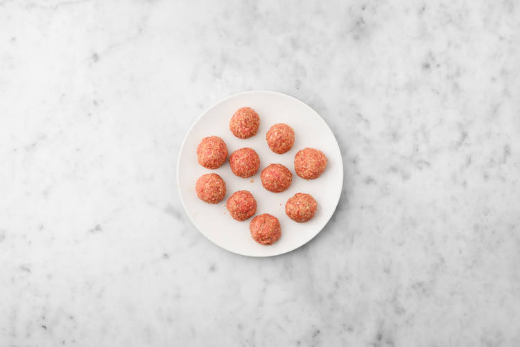 Förbered köttbullar