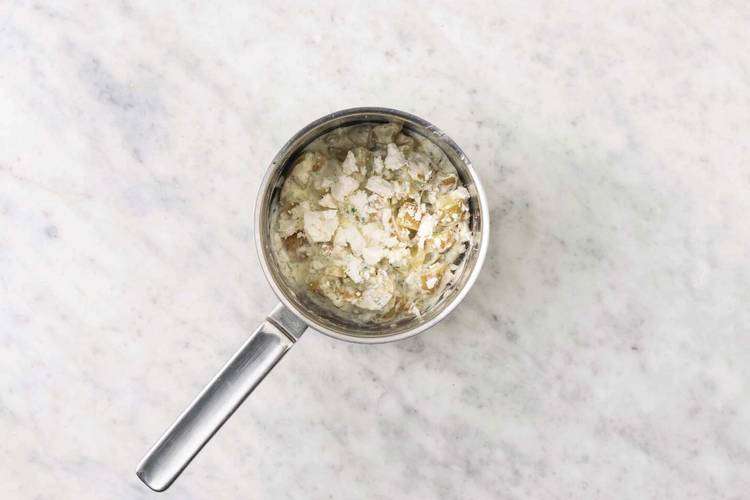 Make the fetta-potato salad