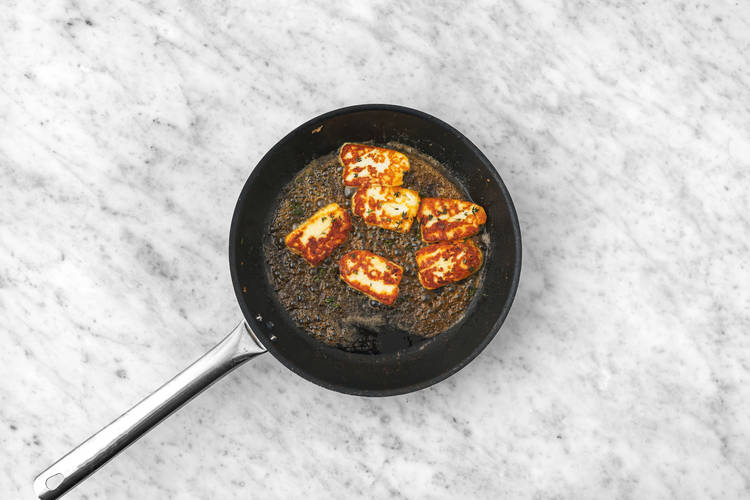 Cook the halloumi