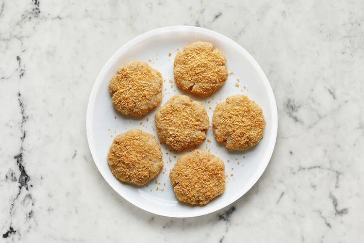 Make fish cake mixture