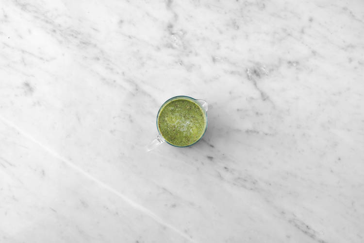 Tritura el aceite de cilantro