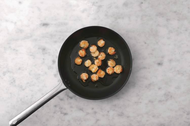 Fry the prawns