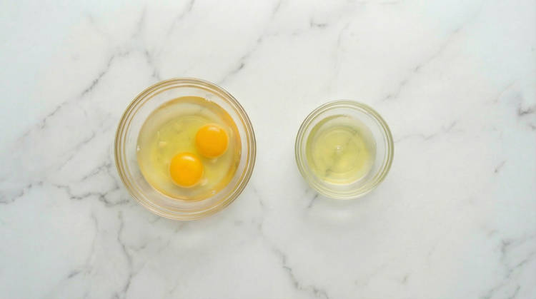 Separate Egg Yolk