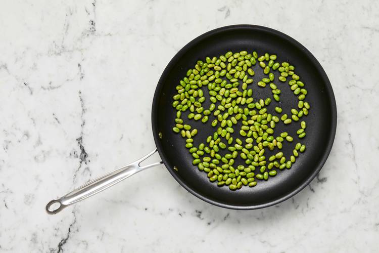 <p><strong>Cook Edamame</strong></p>
