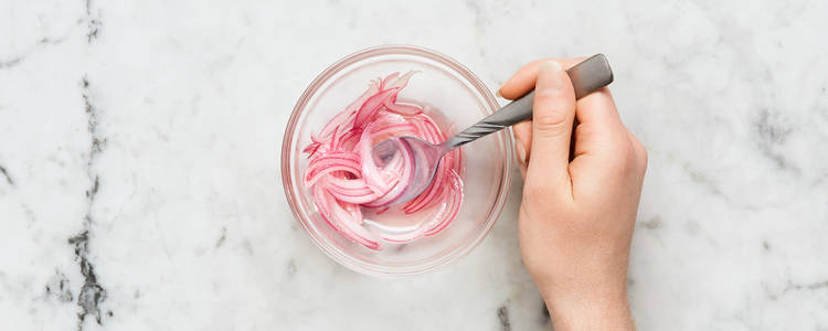 Pickle Onion & Make Aioli