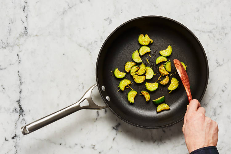 Cook Zucchini & Tomatoes