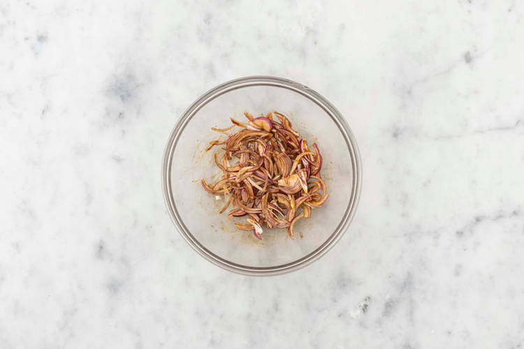 Prepara la ensalada de patata