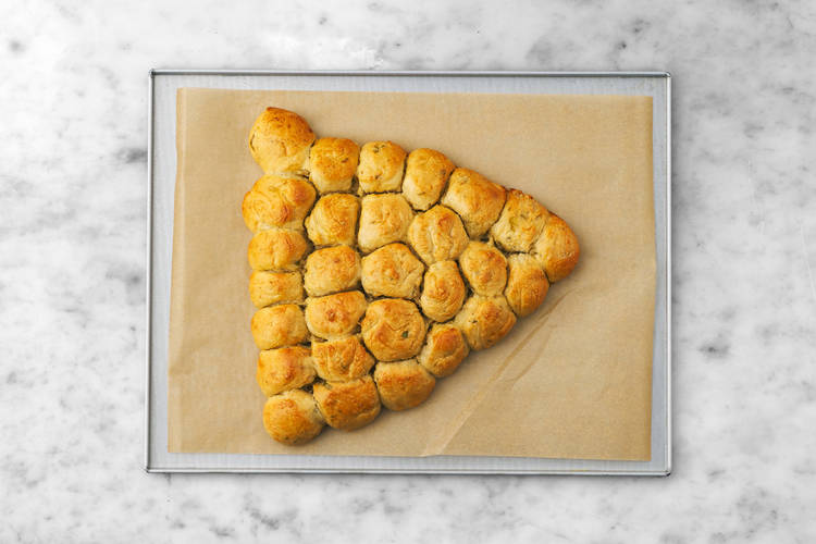 Bake the Christmas tree