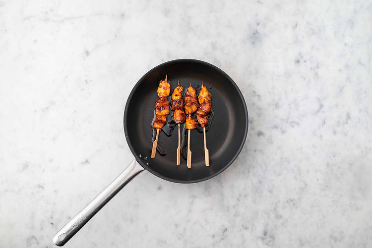Cuire les brochettes de dinde