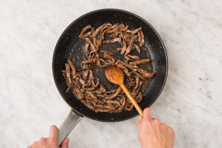 Cook the beef & prawns