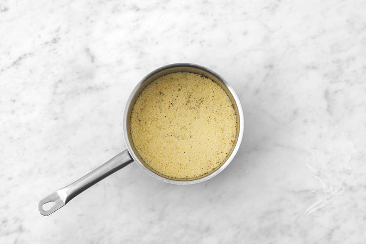 Preparare couscous e condimenti