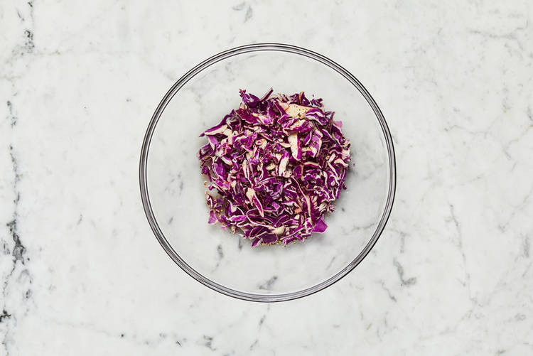 Rôtir les légumes et mariner le chou