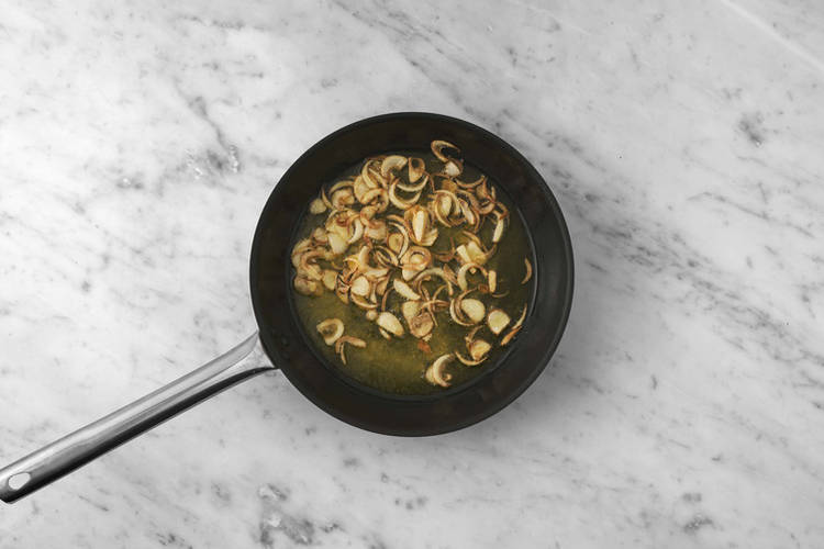 Für die Röstzwiebeln