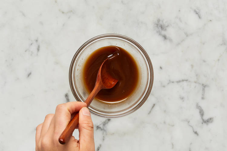 Cook Steak & Mix Sauce