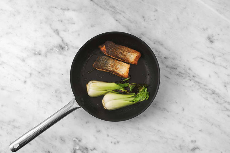 Stek laks og pak choi