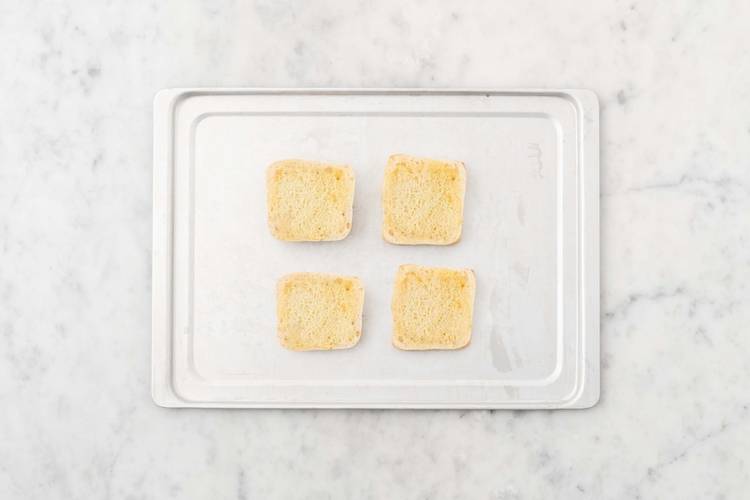 Préparer les rôties à l’ail