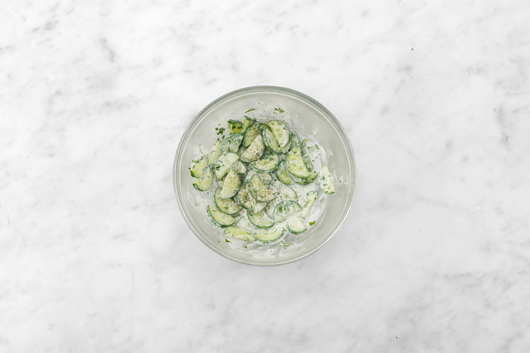Mix your Tzatziki