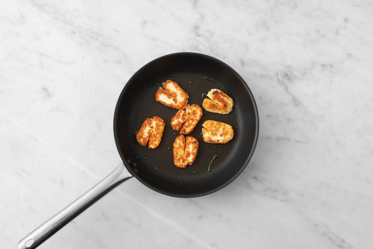 Fry the Grilling Cheese and Chicken