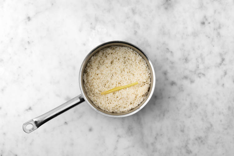 Cook lemongrass rice