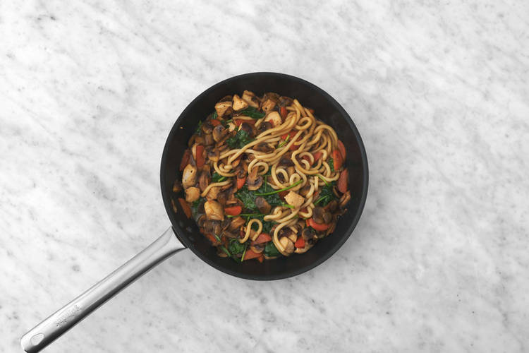 Make the noodle stir-fry