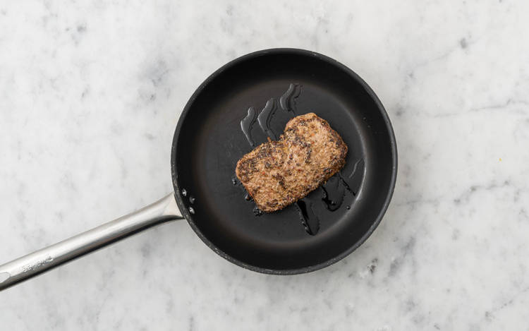 Veganer Lachs braten