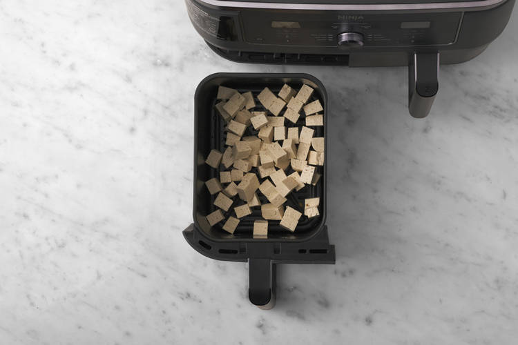 Tofu im Airfryer garen