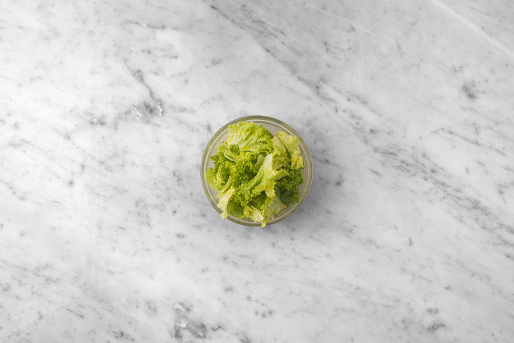 Preparare tortilla e insalata