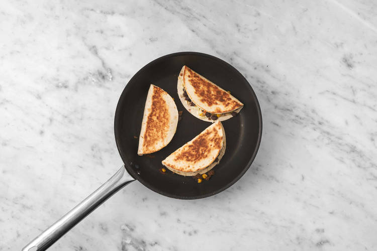 Quesadillas braten