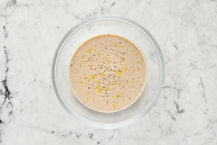 Préparer la sauce et la vinaigrette