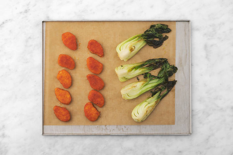 Bag nuggets og pak choi