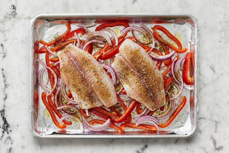 Préparer les légumes et le tilapia