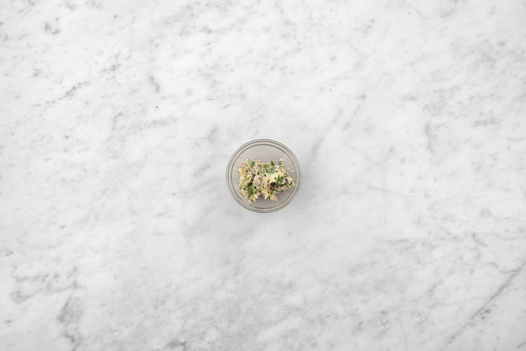 Basilikum-Butter zubereiten