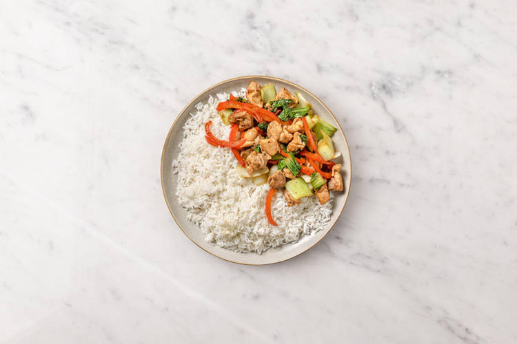 Combina los ingredientes y emplata