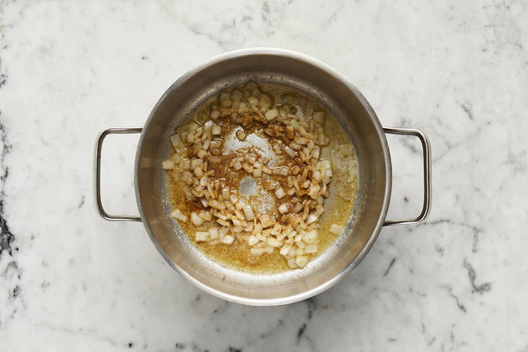 Start mac and cheese sauce