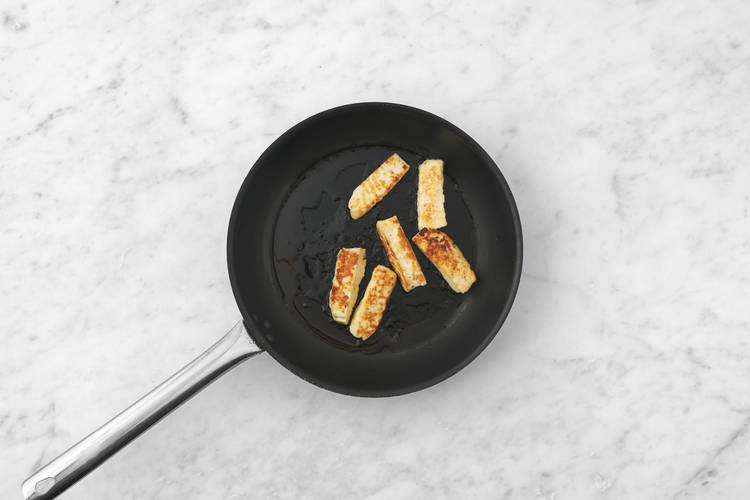 Cook the halloumi