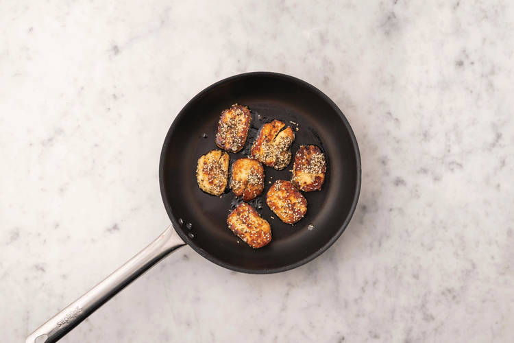 Cook the halloumi 