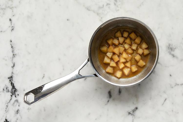 Préparer et cuire la relish aux pommes