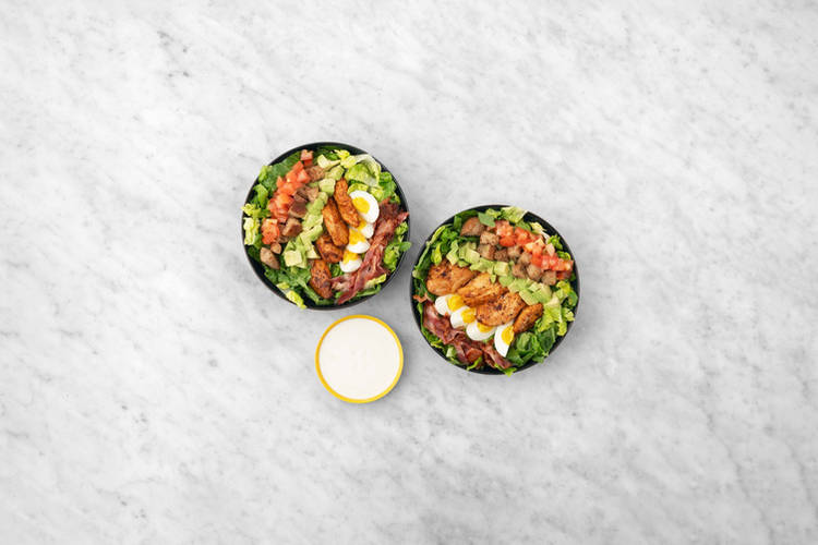 Salade afmaken en serveren